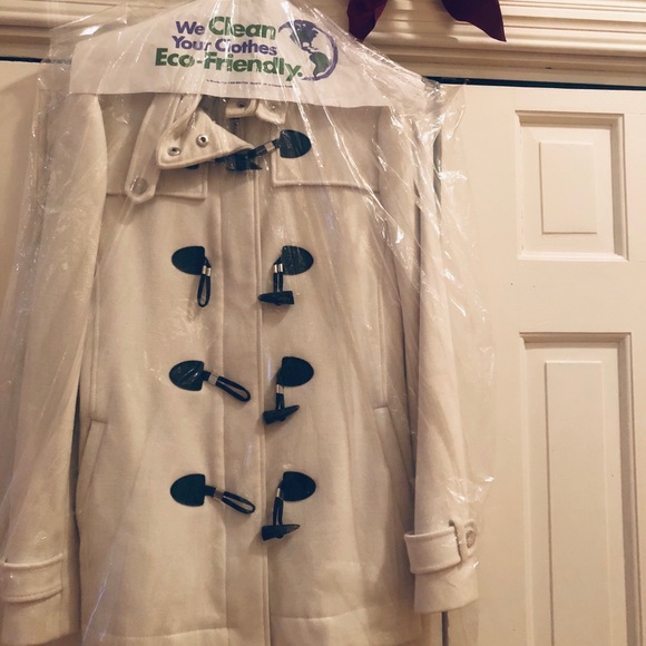 BCBGMaxaria Toggle Wool Cashmere Blend Coat - Picture 5 of 9